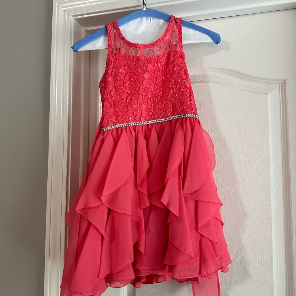 Girls dress. Size 7. Worn once. Semi formal.